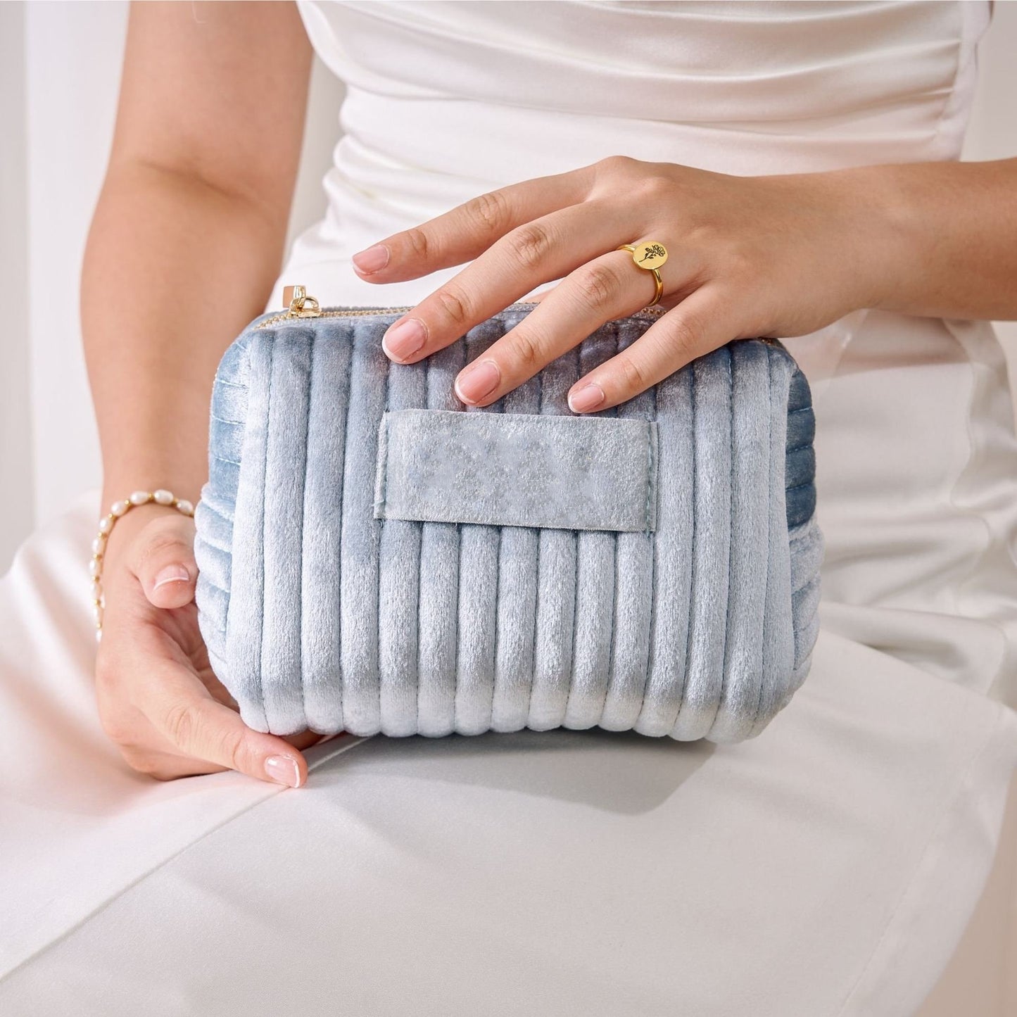 Large Capacity Velvet Cosmetic Bag Plaid Multifunctional Wash Bag Skin-friendly Material Skincare Storage Bag